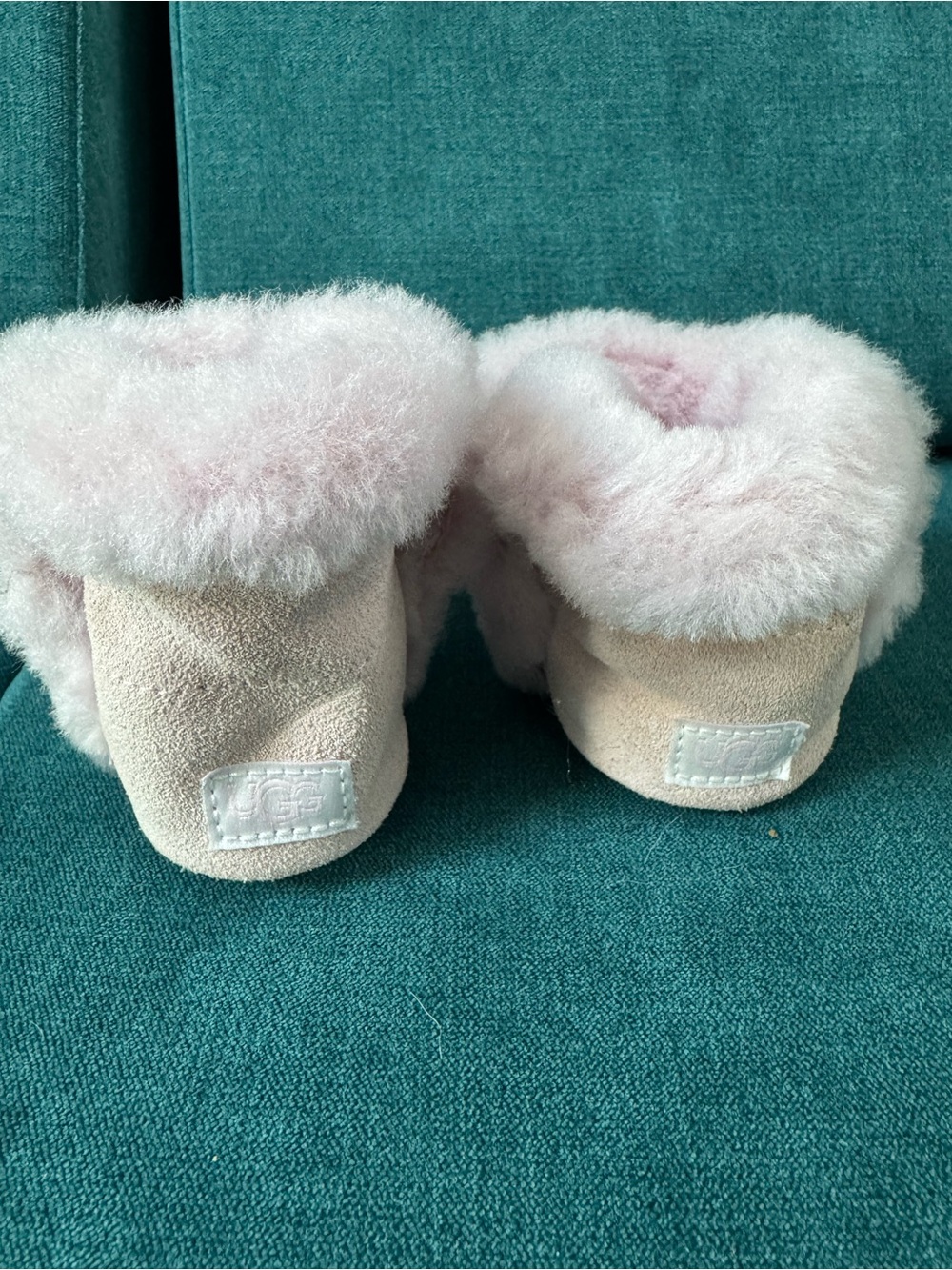 Pink uggs - Picture 2 of 5